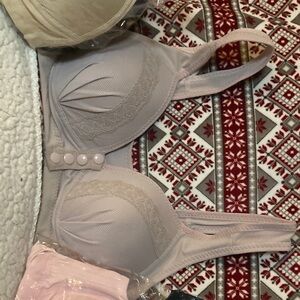 Elegant Lace Trim Bra in Soft Beige